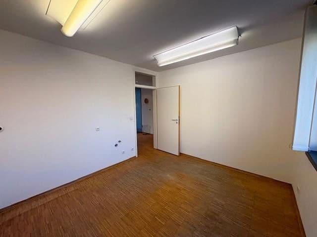 Prenájom kancelárie 100 m², Maria-Eich-Str. 6a, München, Bavorsko Prenájom kancelárie 100 m², Maria-Eich-Str. 6a, München, Bavorsko