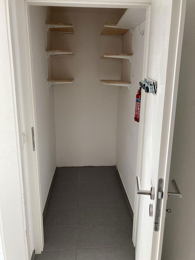 Prenájom bytu 3-izbový 72 m², Ehningen, Bádensko-Wurttembersko Prenájom bytu 3-izbový 72 m², Ehningen, Bádensko-Wurttembersko