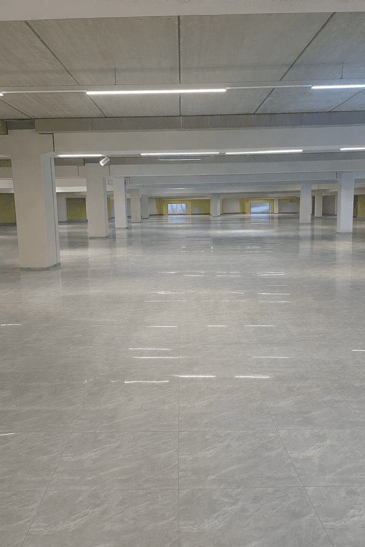 Prenájom nebytového priestoru 1.280 m², Pastetten, Bavorsko Prenájom nebytového priestoru 1.280 m², Pastetten, Bavorsko