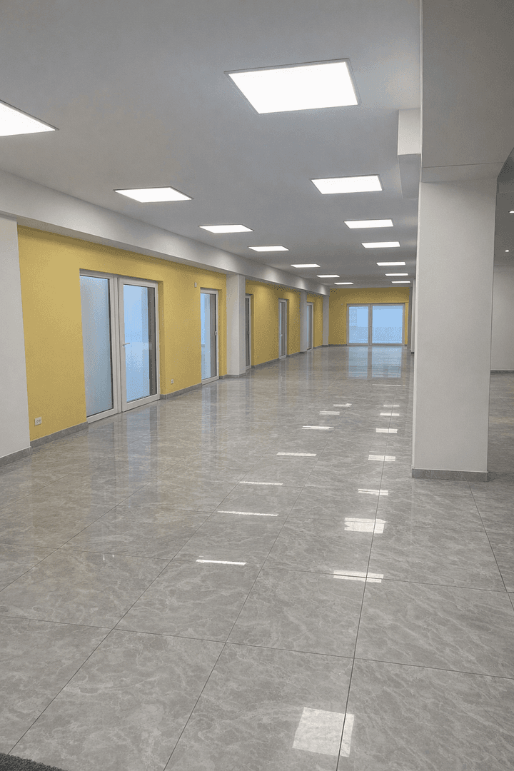 Prenájom nebytového priestoru 1.280 m², Pastetten, Bavorsko Prenájom nebytového priestoru 1.280 m², Pastetten, Bavorsko
