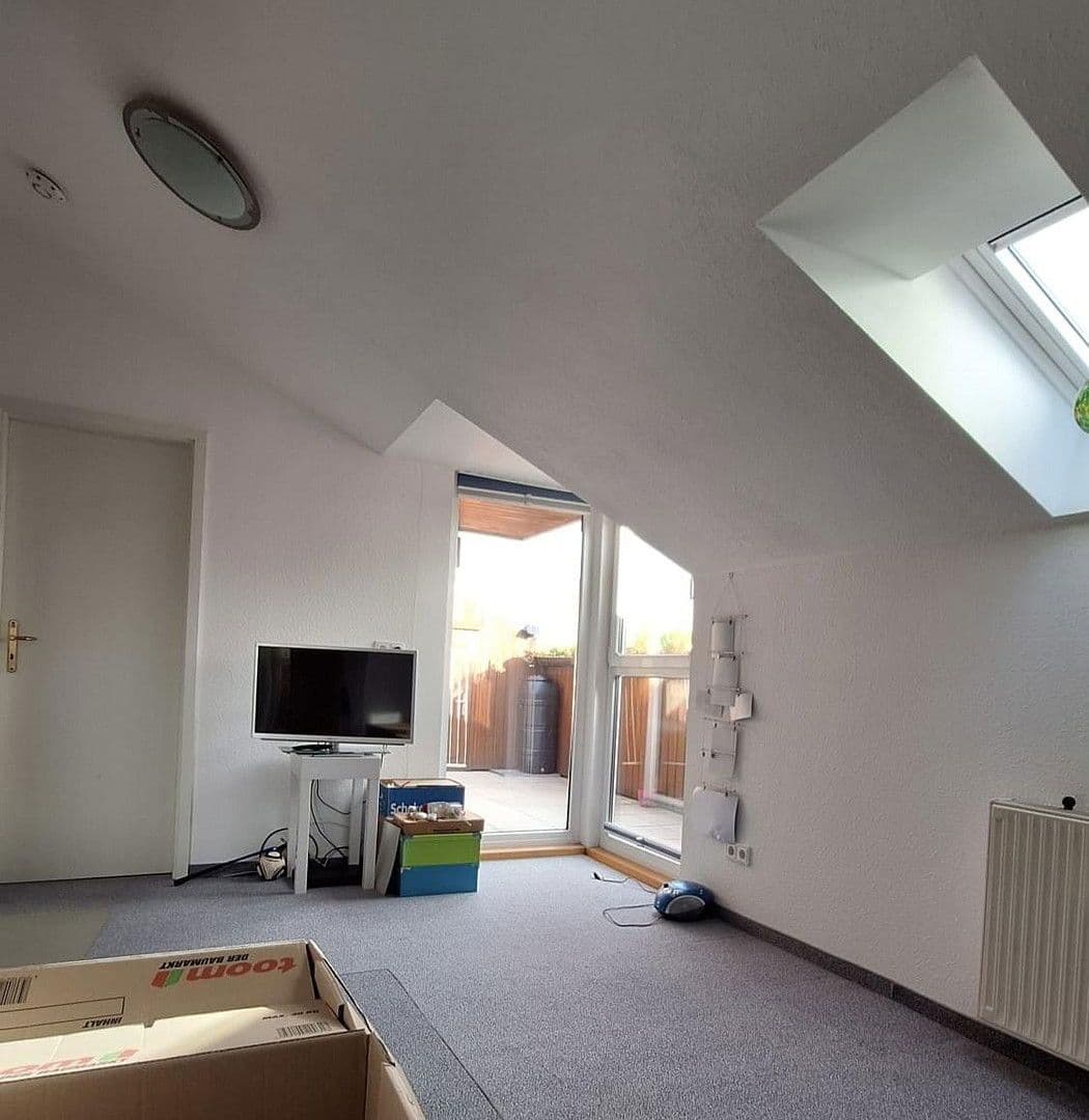 Prenájom bytu 3-izbový 100 m², Deubener Str. 37, Dresden, Sasko Prenájom bytu 3-izbový 100 m², Deubener Str. 37, Dresden, Sasko