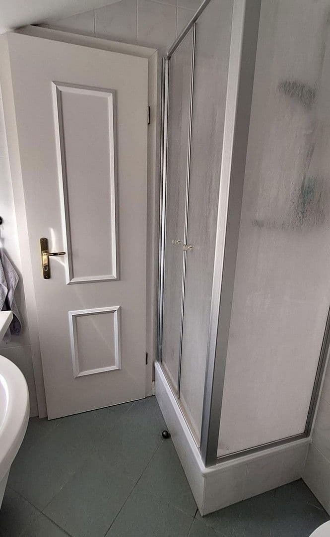 Prenájom bytu 3-izbový 100 m², Deubener Str. 37, Dresden, Sasko Prenájom bytu 3-izbový 100 m², Deubener Str. 37, Dresden, Sasko