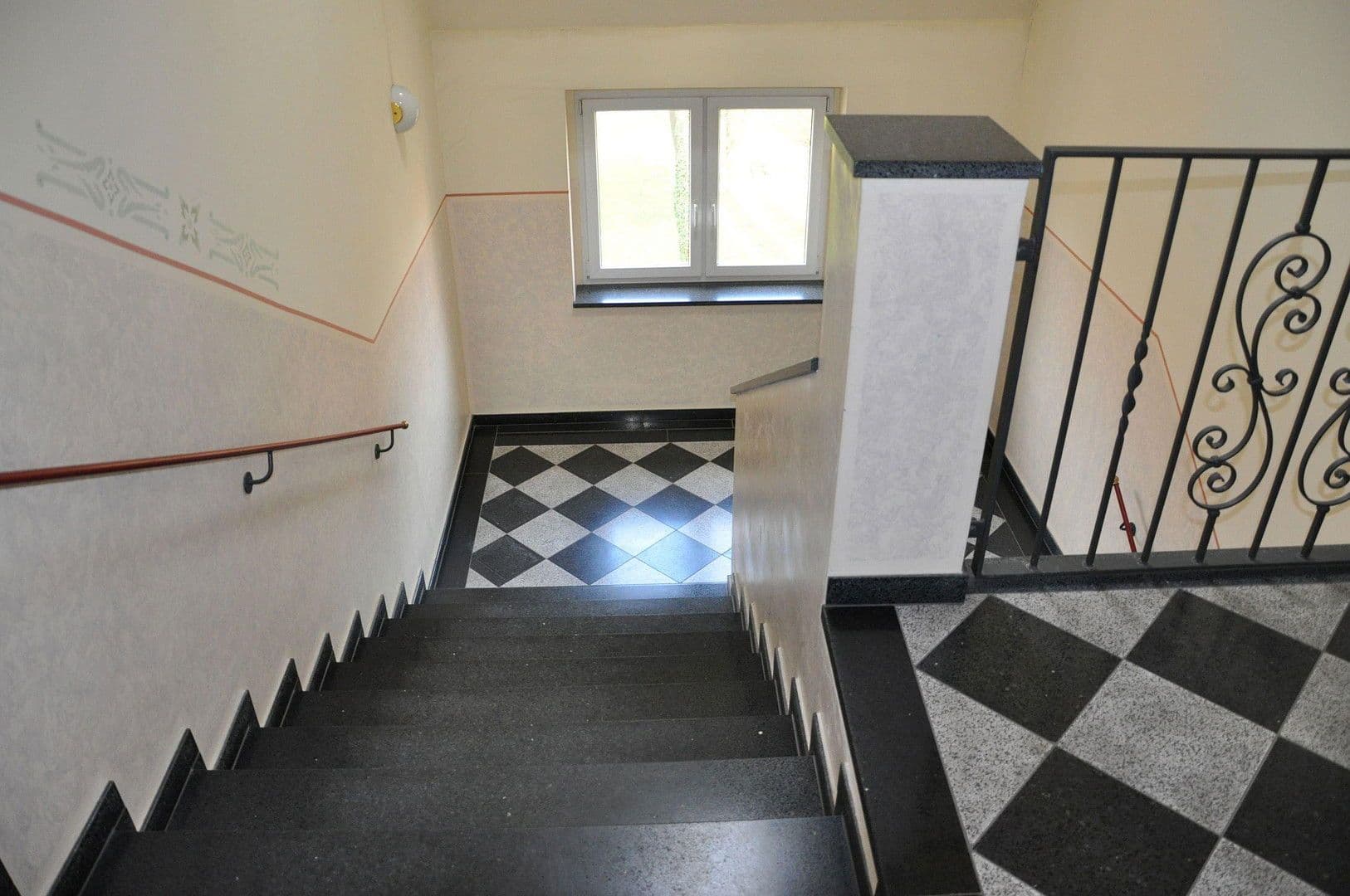 Prenájom bytu 3-izbový 100 m², Deubener Str. 37, Dresden, Sasko Prenájom bytu 3-izbový 100 m², Deubener Str. 37, Dresden, Sasko