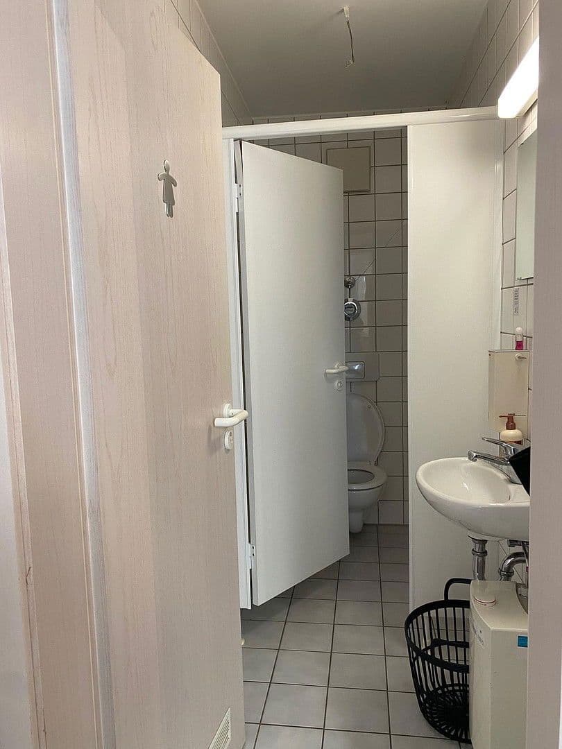 Prenájom kancelárie 1.050 m², Böblingen, Bádensko-Wurttembersko Prenájom kancelárie 1.050 m², Böblingen, Bádensko-Wurttembersko