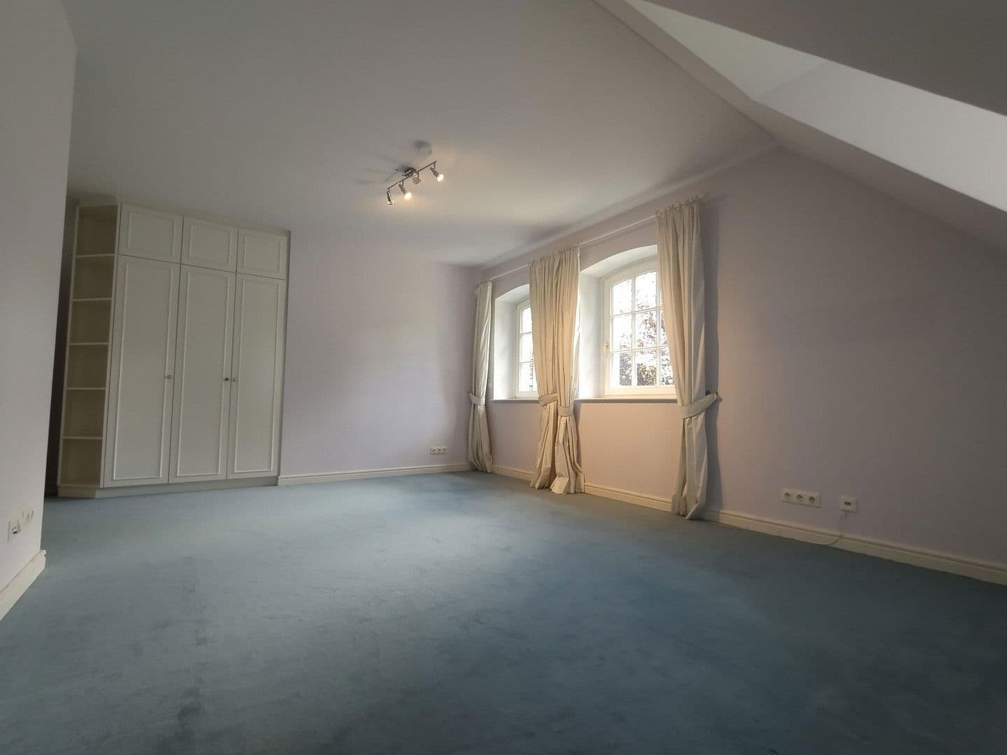 Prenájom domu 357 m², pozemek 1.008 m², Hamburg, Hamburg Prenájom domu 357 m², pozemek 1.008 m², Hamburg, Hamburg