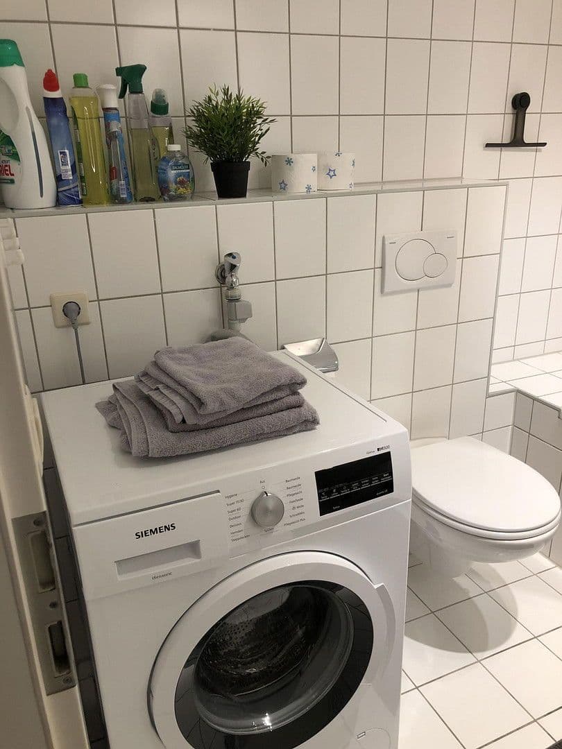 Prenájom bytu 2-izbový 63 m², Leonbergerstr. 10, Ditzingen, Bádensko-Wurttembersko Prenájom bytu 2-izbový 63 m², Leonbergerstr. 10, Ditzingen, Bádensko-Wurttembersko