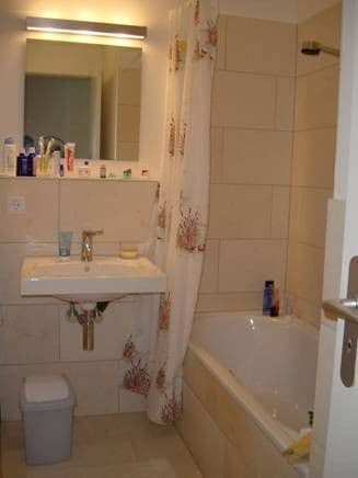 Prenájom bytu 2-izbový 60 m², Frankfurt, Hesensko Prenájom bytu 2-izbový 60 m², Frankfurt, Hesensko