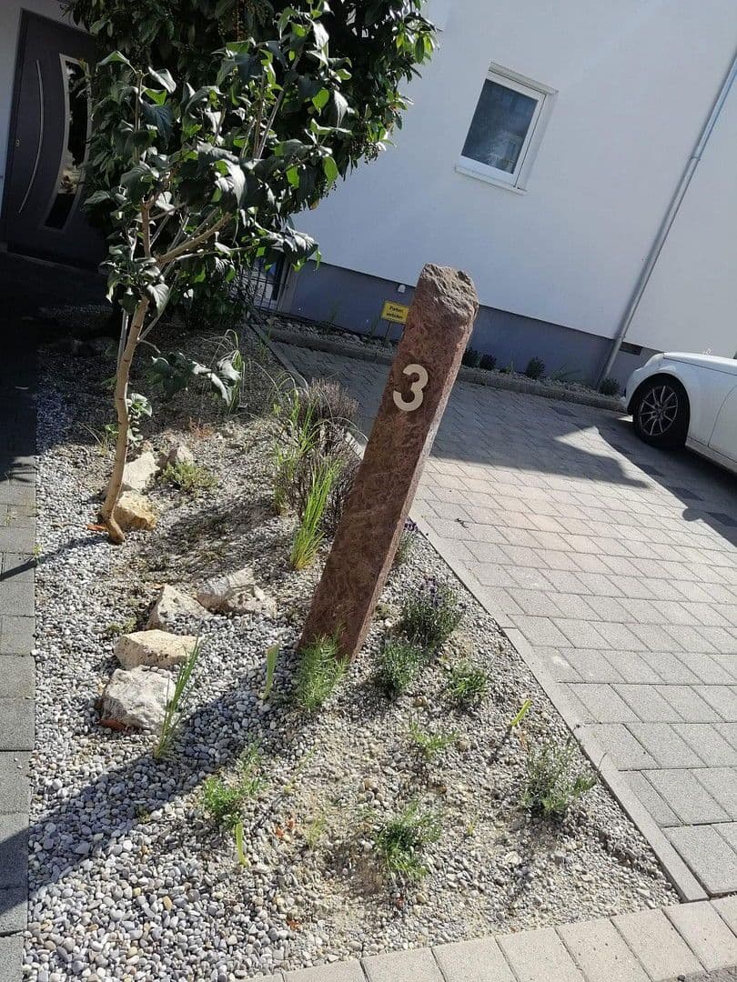 Prenájom bytu 2-izbový 71 m², Leinfelden-Echterdingen, Bádensko-Wurttembersko Prenájom bytu 2-izbový 71 m², Leinfelden-Echterdingen, Bádensko-Wurttembersko