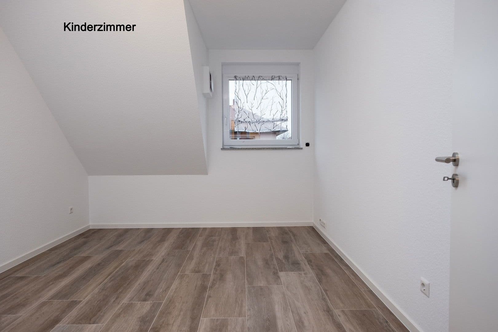 Predaj domu 200 m², pozemek 295 m², Heidelberg, Bádensko-Wurttembersko Predaj domu 200 m², pozemek 295 m², Heidelberg, Bádensko-Wurttembersko