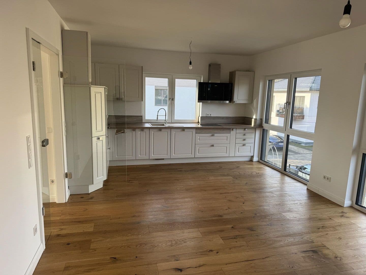 Prenájom bytu 4-izbový 89 m², Berlin, Berlín Prenájom bytu 4-izbový 89 m², Berlin, Berlín