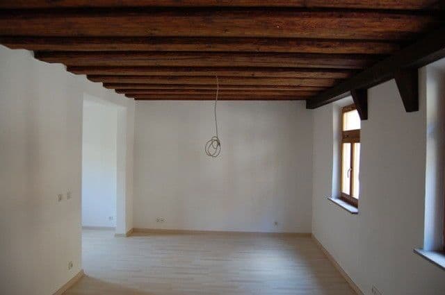 Prenájom domu 102 m², pozemek 98 m², Kuttlerstr. 15, Erlangen, Bavorsko Prenájom domu 102 m², pozemek 98 m², Kuttlerstr. 15, Erlangen, Bavorsko