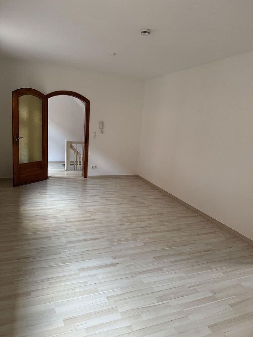 Prenájom domu 102 m², pozemek 98 m², Kuttlerstr. 15, Erlangen, Bavorsko Prenájom domu 102 m², pozemek 98 m², Kuttlerstr. 15, Erlangen, Bavorsko