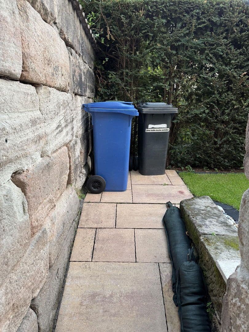 Prenájom domu 102 m², pozemek 98 m², Kuttlerstr. 15, Erlangen, Bavorsko Prenájom domu 102 m², pozemek 98 m², Kuttlerstr. 15, Erlangen, Bavorsko