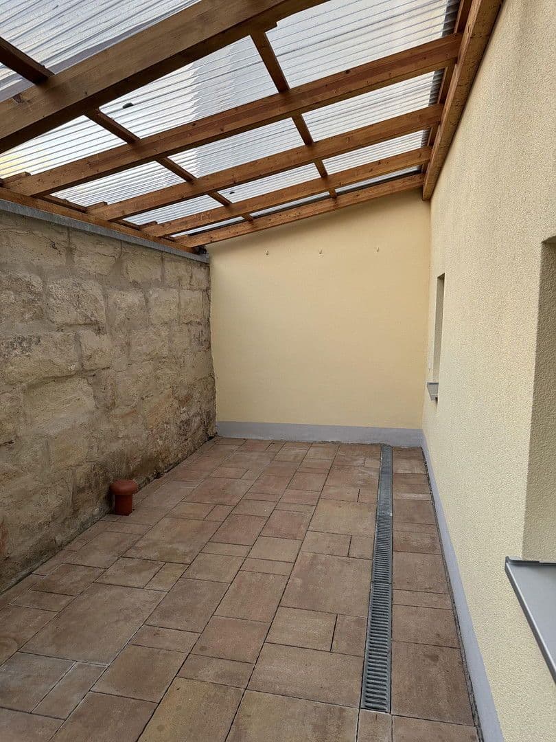 Prenájom domu 102 m², pozemek 98 m², Kuttlerstr. 15, Erlangen, Bavorsko Prenájom domu 102 m², pozemek 98 m², Kuttlerstr. 15, Erlangen, Bavorsko