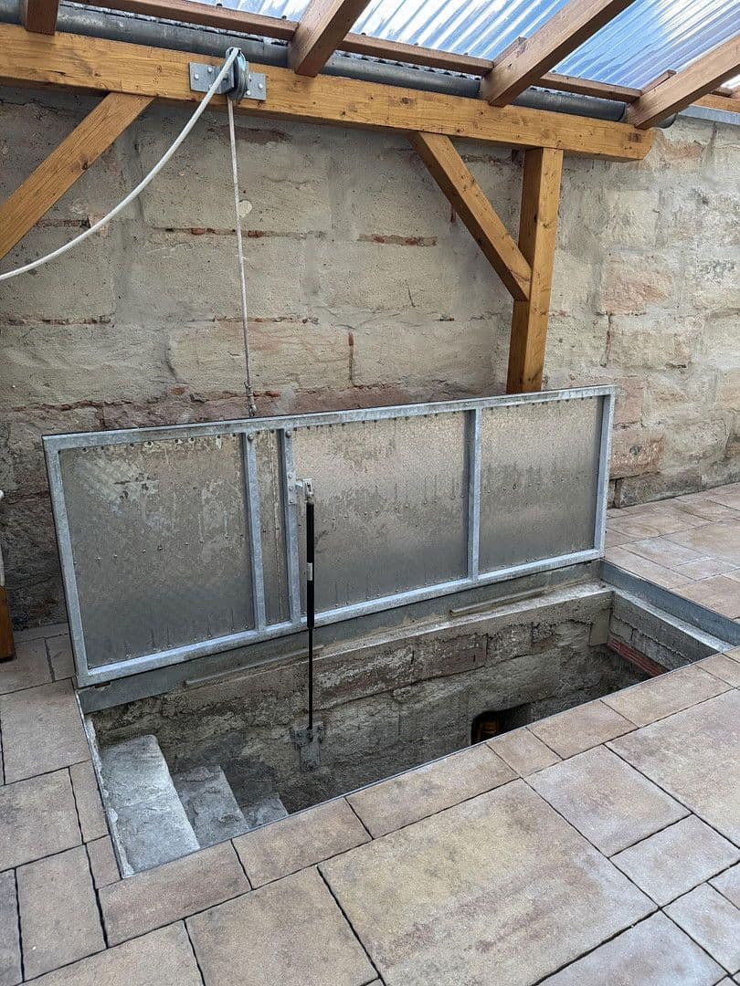 Prenájom domu 102 m², pozemek 98 m², Kuttlerstr. 15, Erlangen, Bavorsko Prenájom domu 102 m², pozemek 98 m², Kuttlerstr. 15, Erlangen, Bavorsko