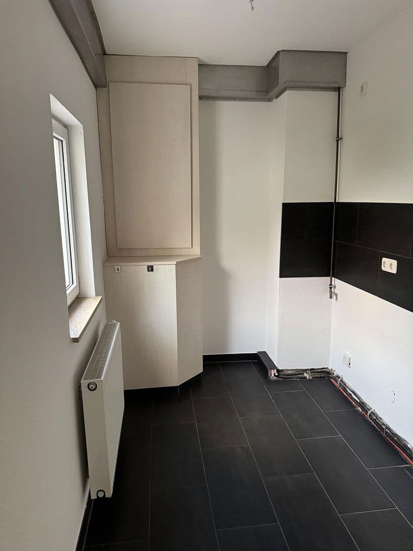 Prenájom domu 102 m², pozemek 98 m², Kuttlerstr. 15, Erlangen, Bavorsko Prenájom domu 102 m², pozemek 98 m², Kuttlerstr. 15, Erlangen, Bavorsko