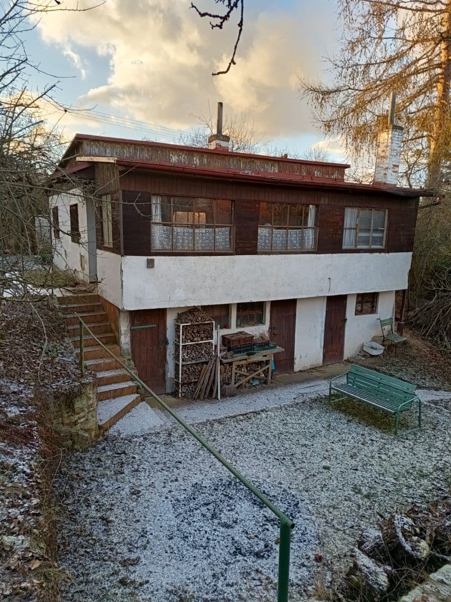 Predaj rekreačného objektu 63 m², pozemek 504 m², Lesní, Zadní Třebaň, Středočeský kraj Predaj rekreačného objektu 63 m², pozemek 504 m², Lesní, Zadní Třebaň, Středočeský kraj