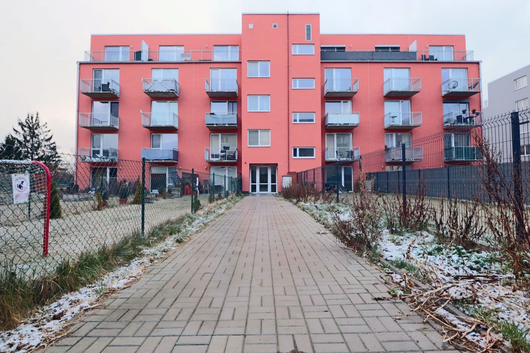 Prenájom bytu 1-izbový 32 m², Pšeničná, Hostivice, Středočeský kraj Prenájom bytu 1-izbový 32 m², Pšeničná, Hostivice, Středočeský kraj