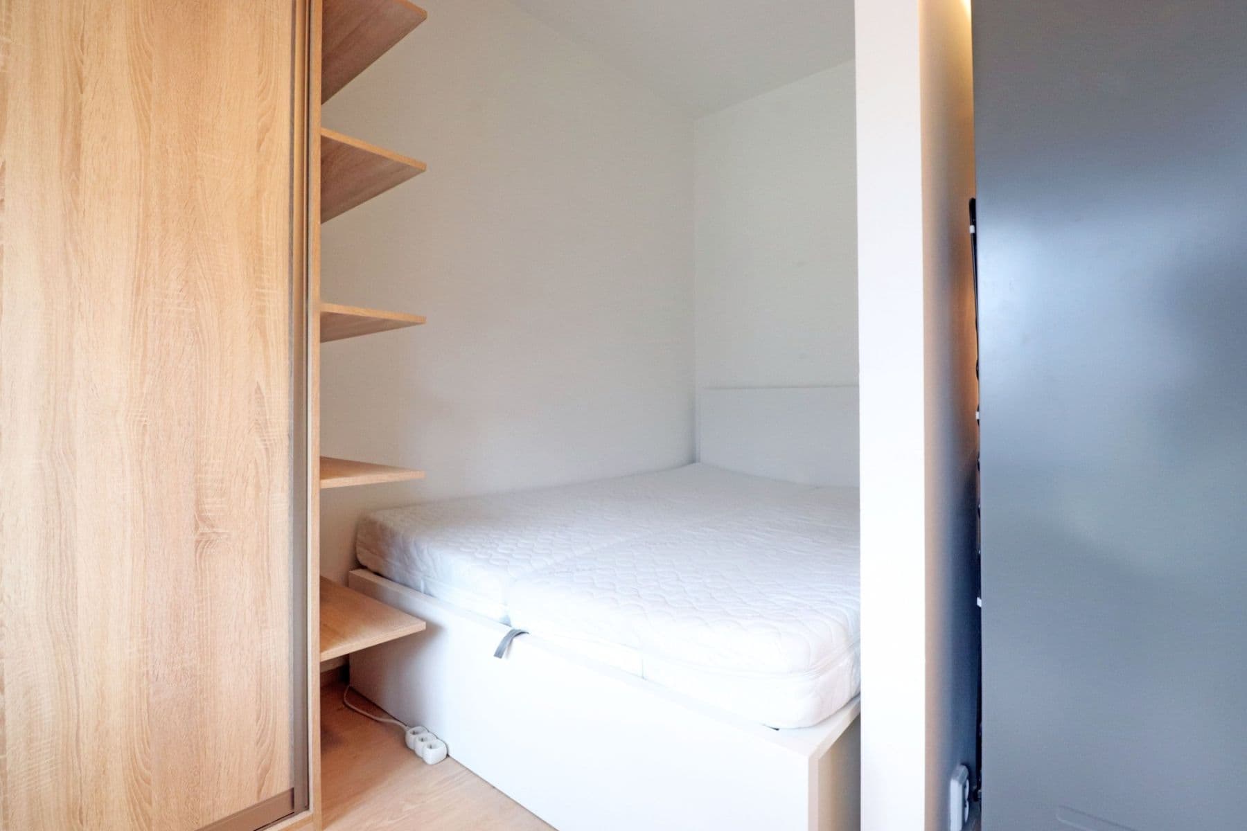 Prenájom bytu 1-izbový 32 m², Pšeničná, Hostivice, Středočeský kraj Prenájom bytu 1-izbový 32 m², Pšeničná, Hostivice, Středočeský kraj