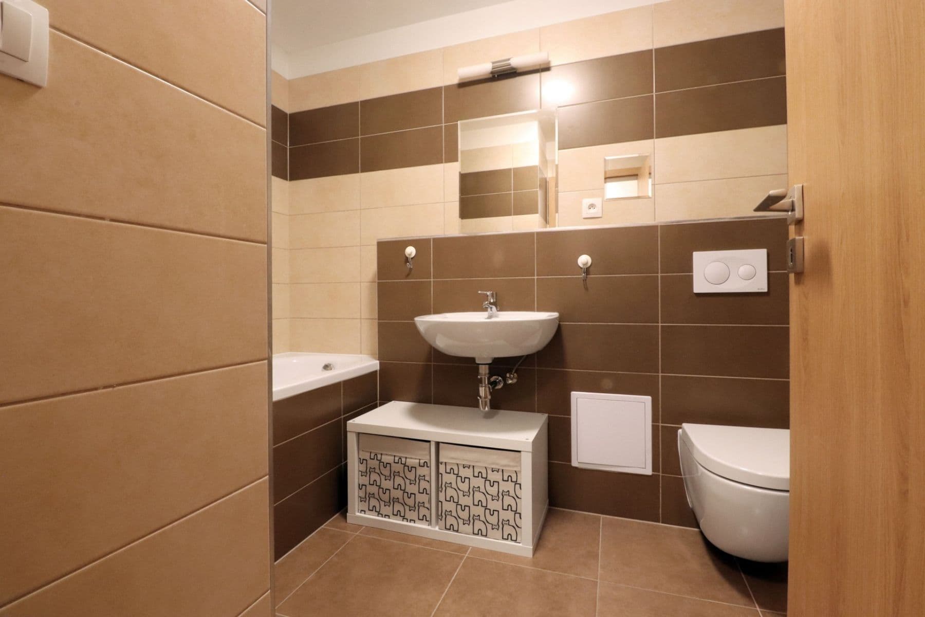 Prenájom bytu 1-izbový 32 m², Pšeničná, Hostivice, Středočeský kraj Prenájom bytu 1-izbový 32 m², Pšeničná, Hostivice, Středočeský kraj