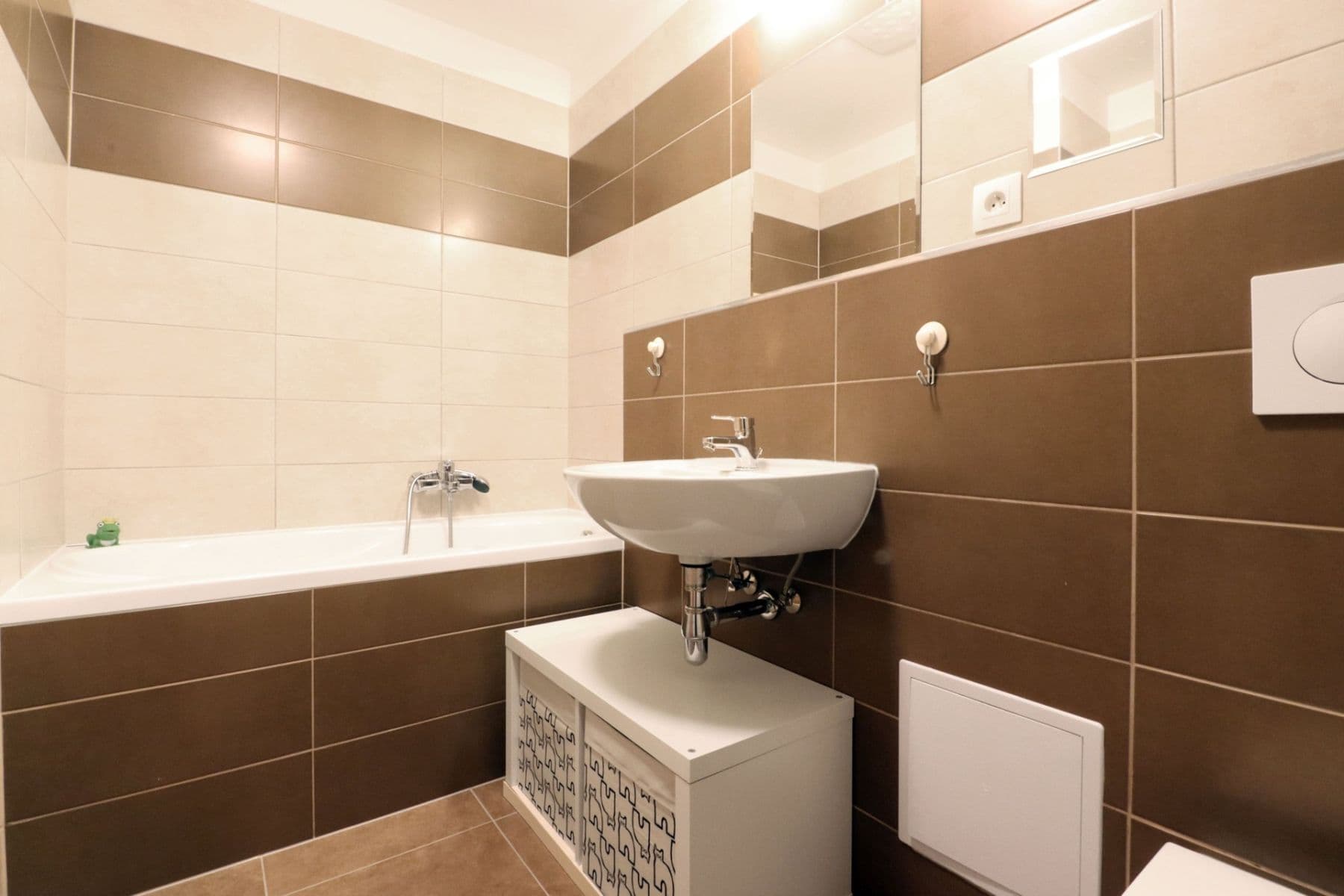 Prenájom bytu 1-izbový 32 m², Pšeničná, Hostivice, Středočeský kraj Prenájom bytu 1-izbový 32 m², Pšeničná, Hostivice, Středočeský kraj