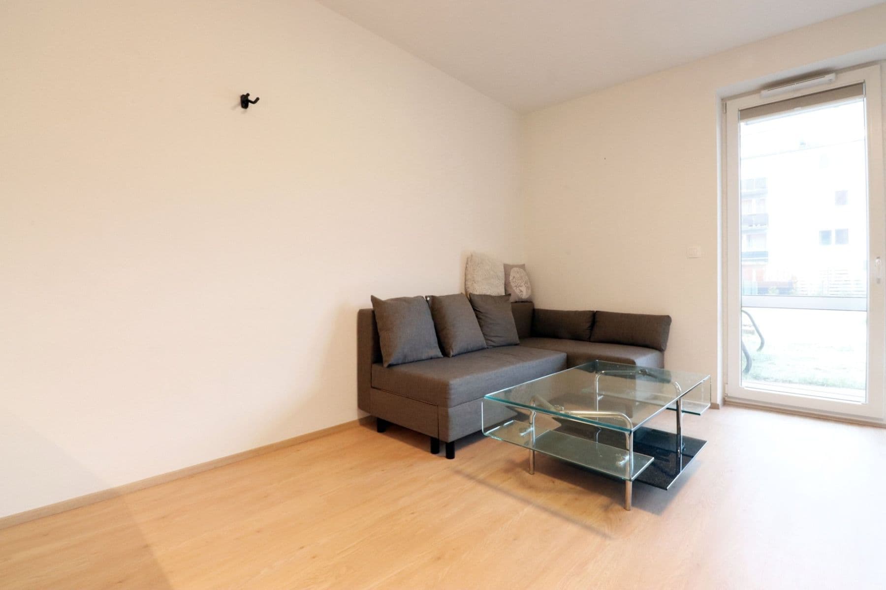 Prenájom bytu 1-izbový 32 m², Pšeničná, Hostivice, Středočeský kraj Prenájom bytu 1-izbový 32 m², Pšeničná, Hostivice, Středočeský kraj