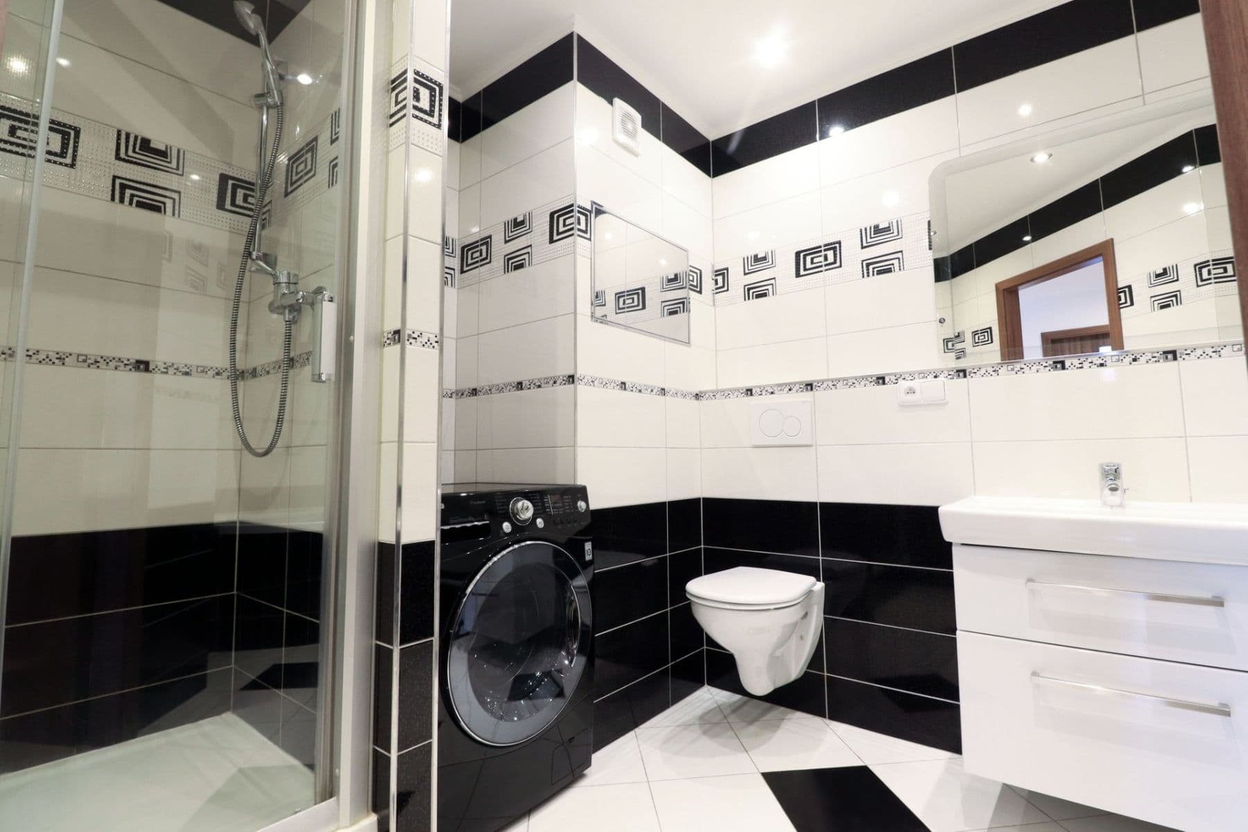 Prenájom bytu 3-izbový 66 m², Malkovského, Praha, Praha Prenájom bytu 3-izbový 66 m², Malkovského, Praha, Praha