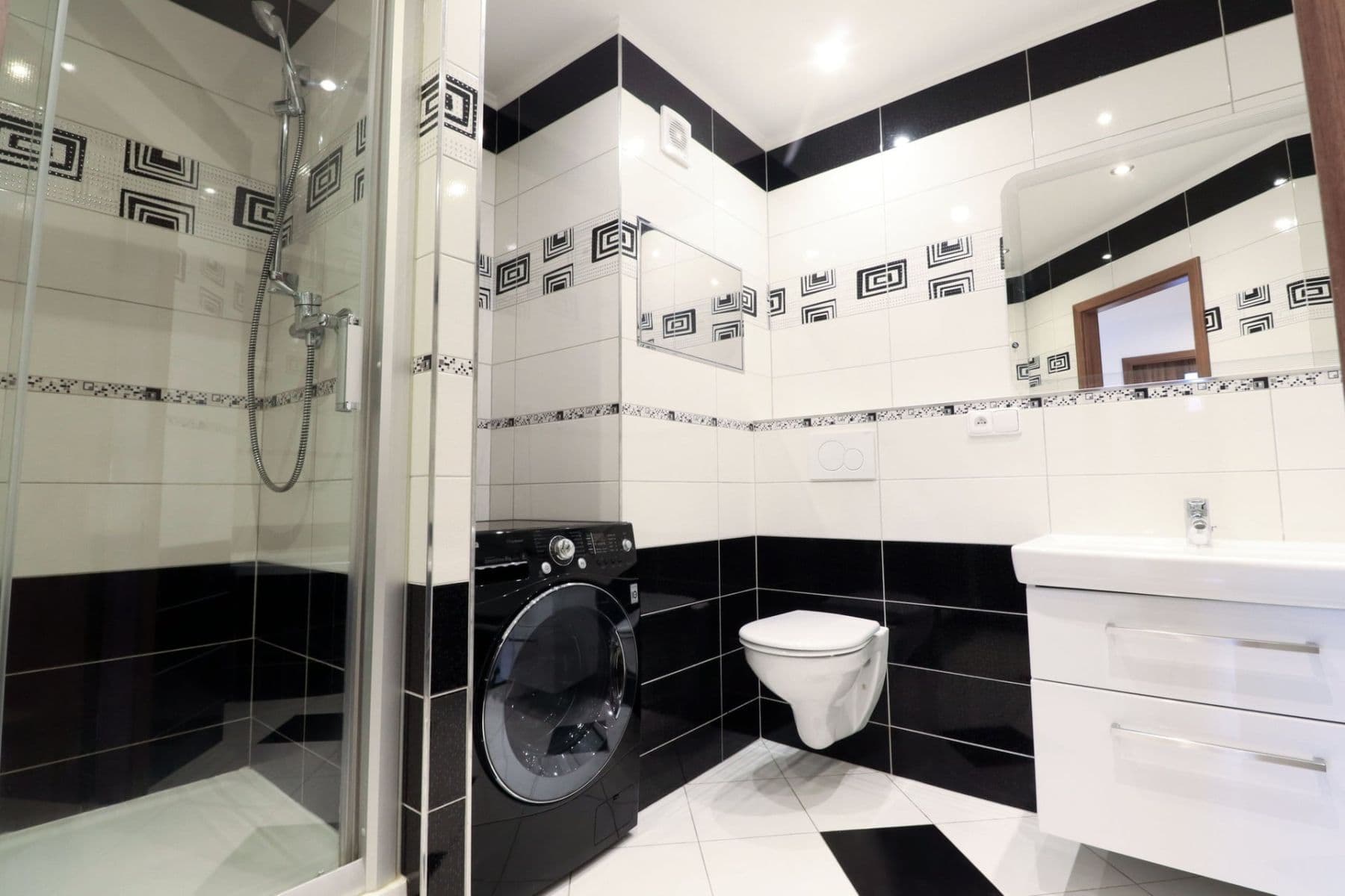 Prenájom bytu 3-izbový 66 m², Malkovského, Praha, Praha Prenájom bytu 3-izbový 66 m², Malkovského, Praha, Praha