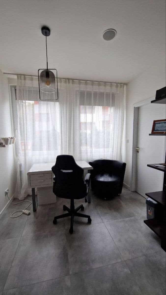 Prenájom bytu 2-izbový 49 m², Perucká, Praha, Praha Prenájom bytu 2-izbový 49 m², Perucká, Praha, Praha