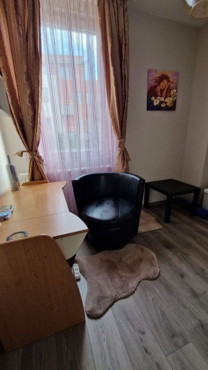 Prenájom bytu 2-izbový 49 m², Perucká, Praha, Praha Prenájom bytu 2-izbový 49 m², Perucká, Praha, Praha