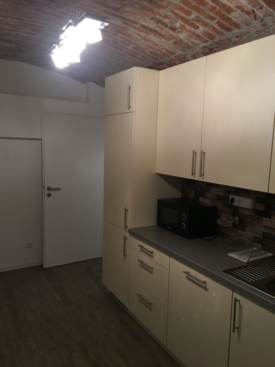 Prenájom bytu 2-izbový 32 m², Heydukova, Praha, Praha Prenájom bytu 2-izbový 32 m², Heydukova, Praha, Praha