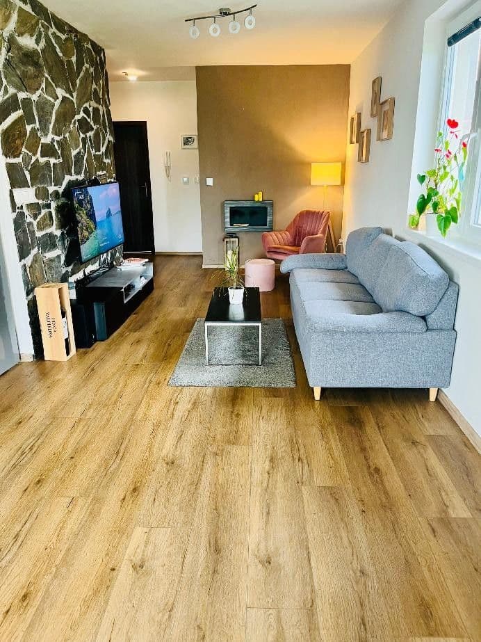 Prenájom bytu 3-izbový 78 m², Vochov, Plzeňský kraj Prenájom bytu 3-izbový 78 m², Vochov, Plzeňský kraj