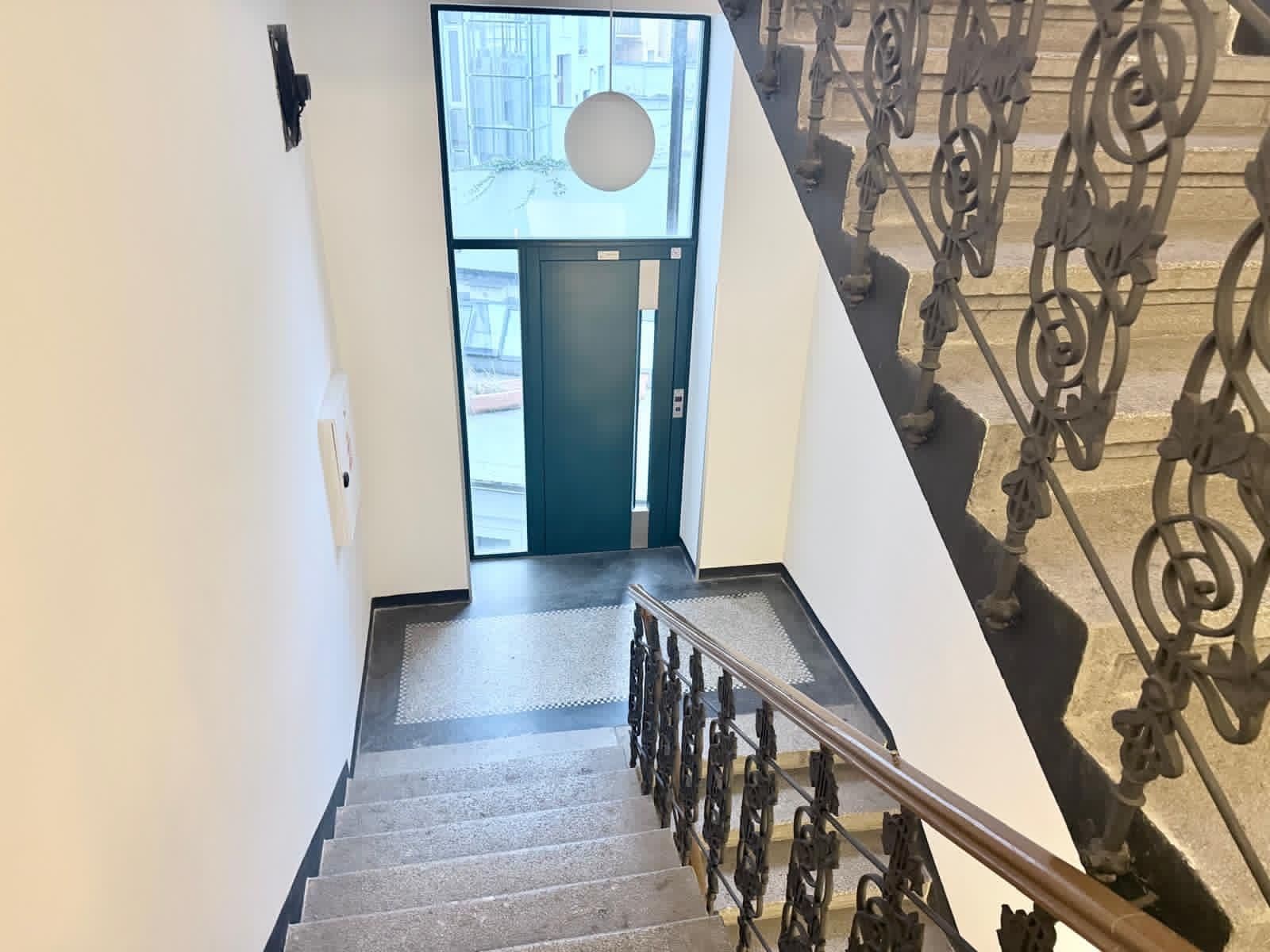 Predaj bytu 2-izbový 43 m², 28. pluku, Praha, Praha Predaj bytu 2-izbový 43 m², 28. pluku, Praha, Praha