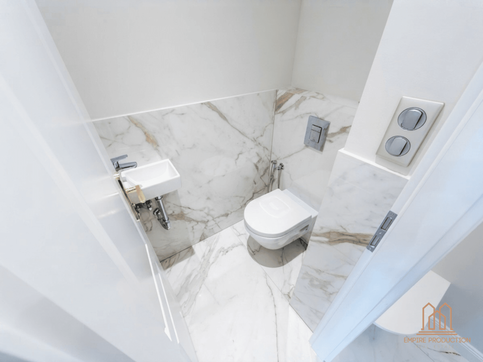 Predaj bytu 2-izbový 43 m², 28. pluku, Praha, Praha Predaj bytu 2-izbový 43 m², 28. pluku, Praha, Praha