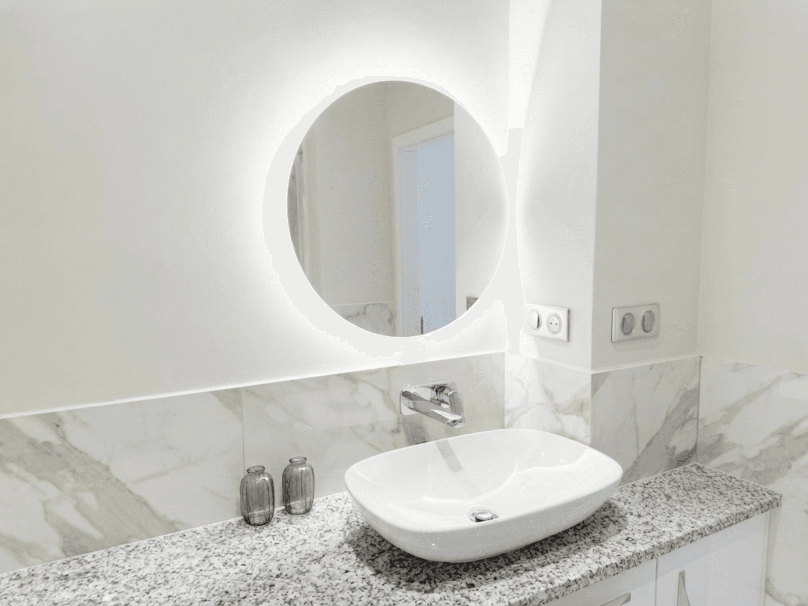 Predaj bytu 2-izbový 43 m², 28. pluku, Praha, Praha Predaj bytu 2-izbový 43 m², 28. pluku, Praha, Praha