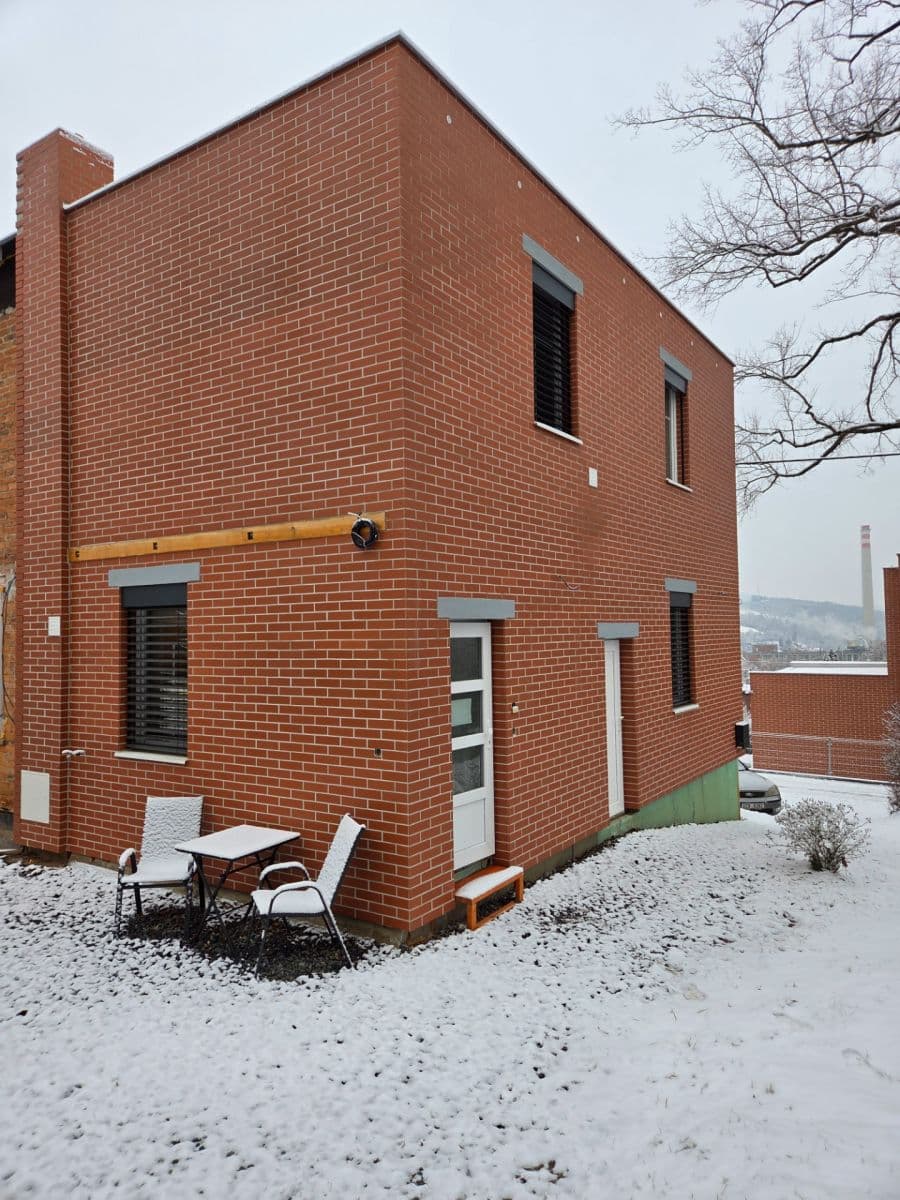 Prenájom domu 64 m², pozemek 200 m², Na Vyhlídce, Zlín, Zlínský kraj Prenájom domu 64 m², pozemek 200 m², Na Vyhlídce, Zlín, Zlínský kraj