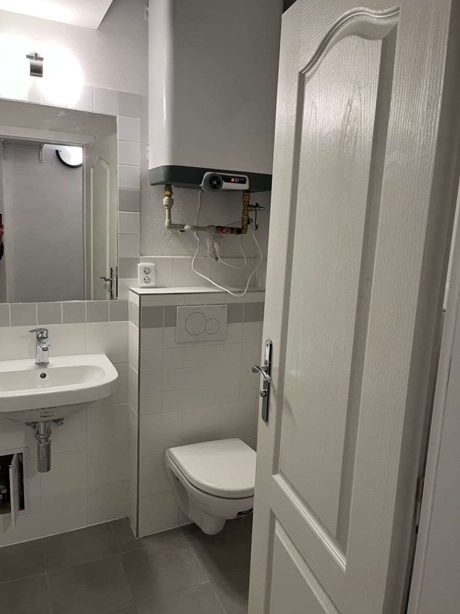 Prenájom bytu 2-izbový 50 m², Čechova, Praha, Praha Prenájom bytu 2-izbový 50 m², Čechova, Praha, Praha