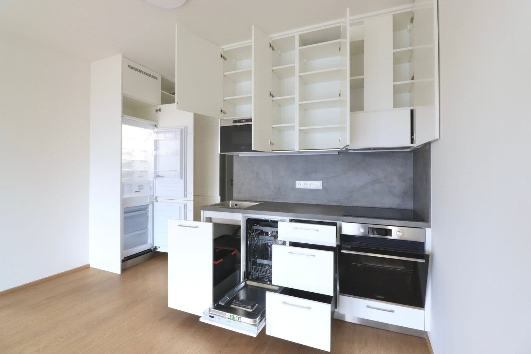 Prenájom bytu 1-izbový 35 m², Poděbradská, Praha, Praha Prenájom bytu 1-izbový 35 m², Poděbradská, Praha, Praha