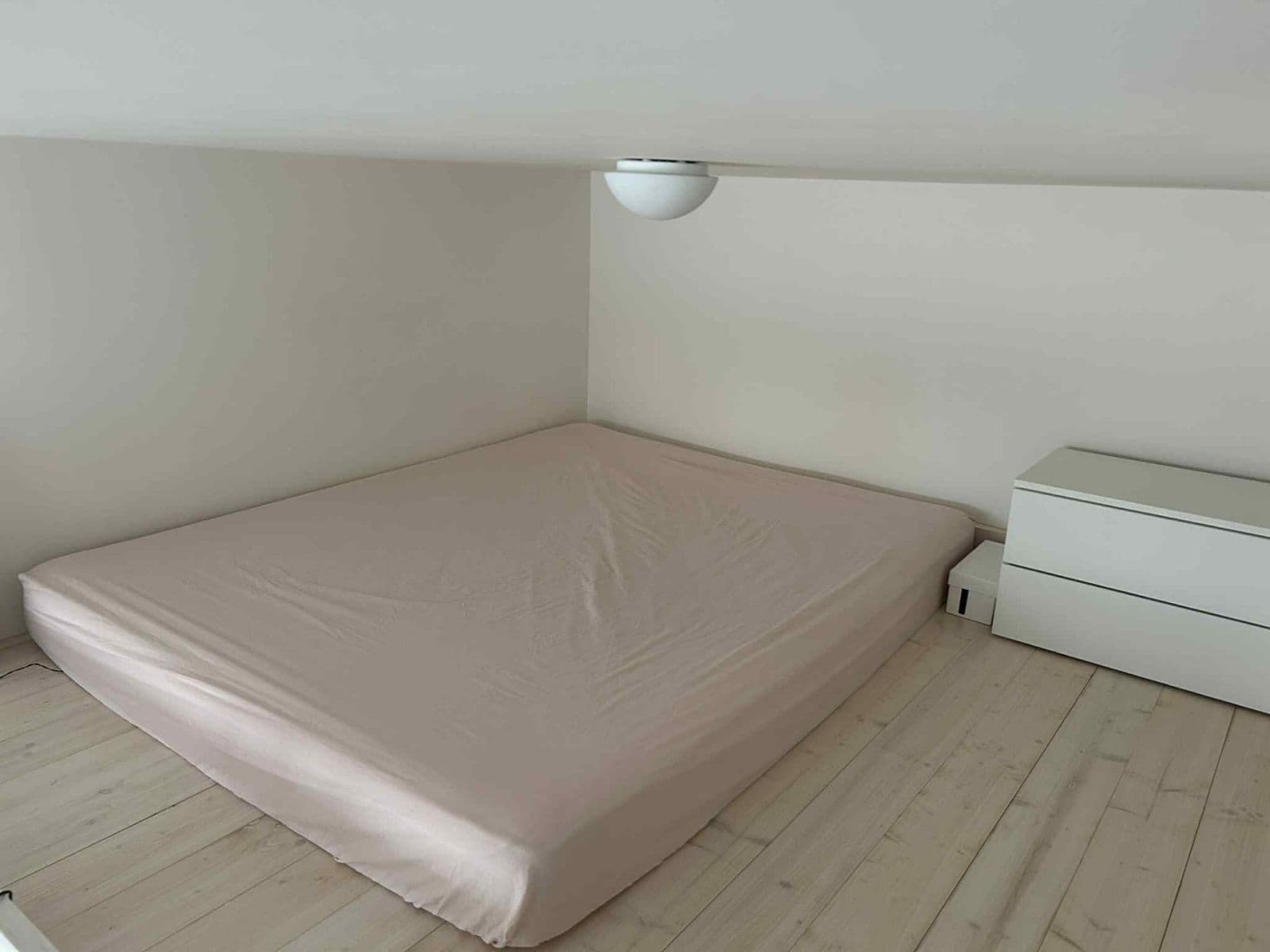 Prenájom bytu 1-izbový 27 m², Parléřova, Praha, Praha Prenájom bytu 1-izbový 27 m², Parléřova, Praha, Praha