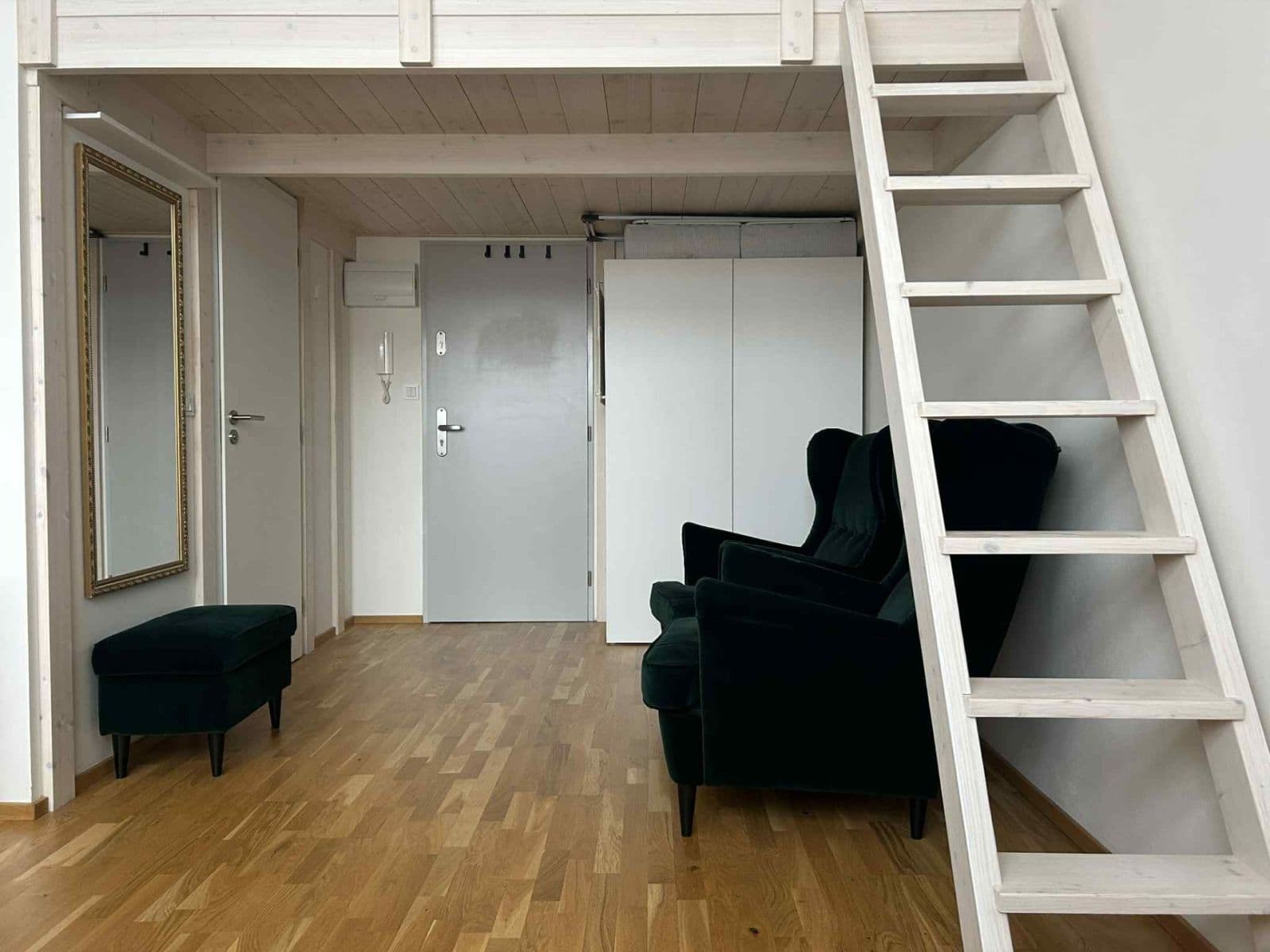 Prenájom bytu 1-izbový 27 m², Parléřova, Praha, Praha Prenájom bytu 1-izbový 27 m², Parléřova, Praha, Praha