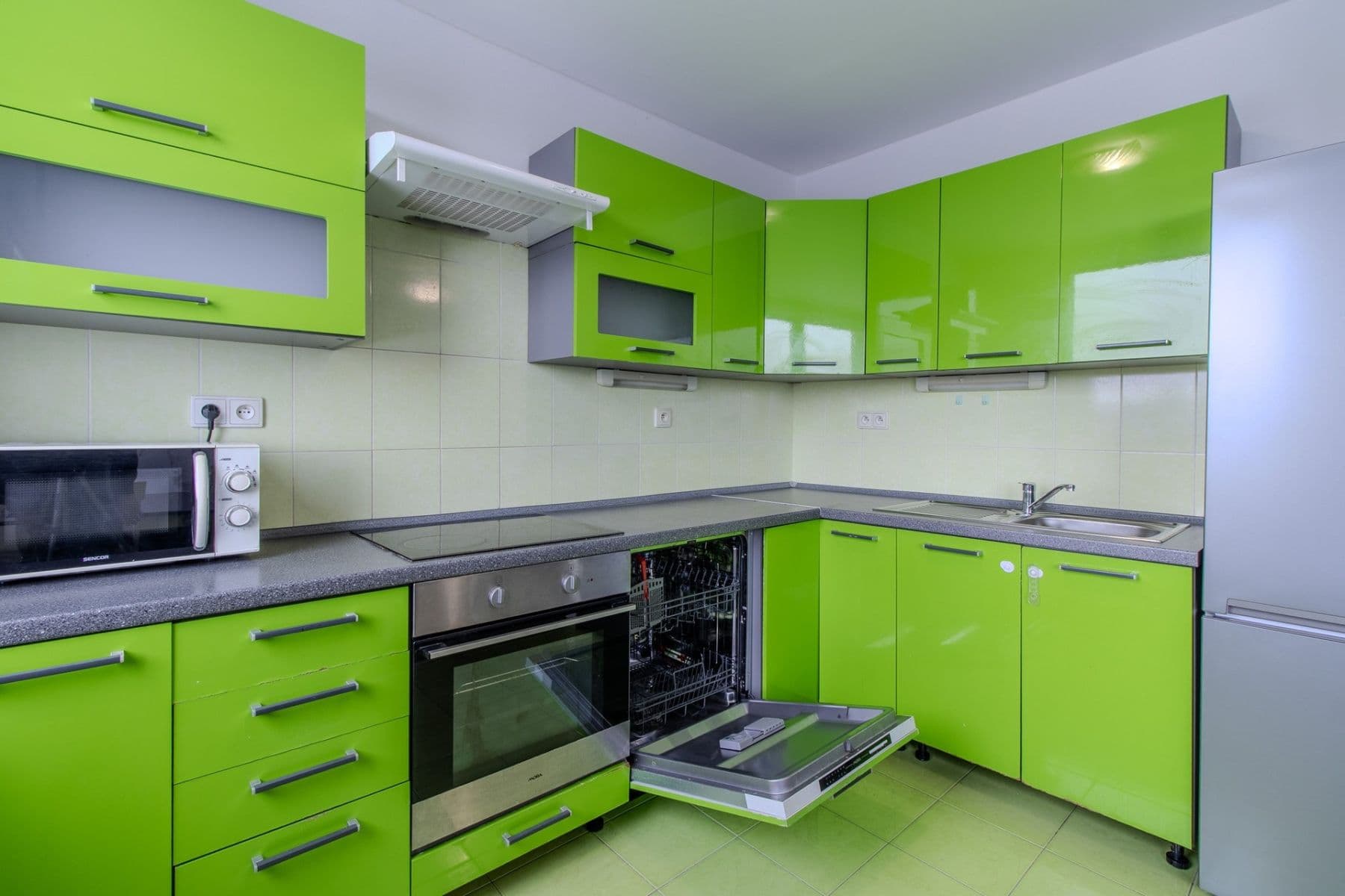 Prenájom bytu 4-izbový 70 m², Zalužanská, Mladá Boleslav, Středočeský kraj Prenájom bytu 4-izbový 70 m², Zalužanská, Mladá Boleslav, Středočeský kraj