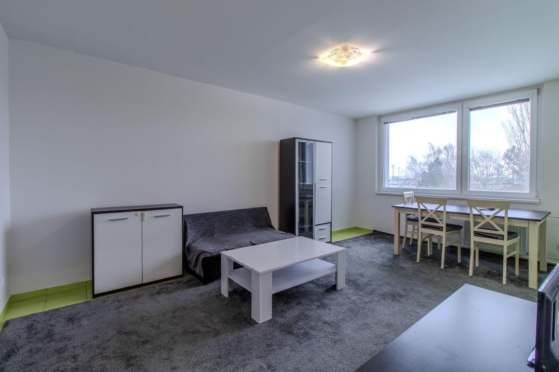 Prenájom bytu 4-izbový 70 m², Zalužanská, Mladá Boleslav, Středočeský kraj Prenájom bytu 4-izbový 70 m², Zalužanská, Mladá Boleslav, Středočeský kraj