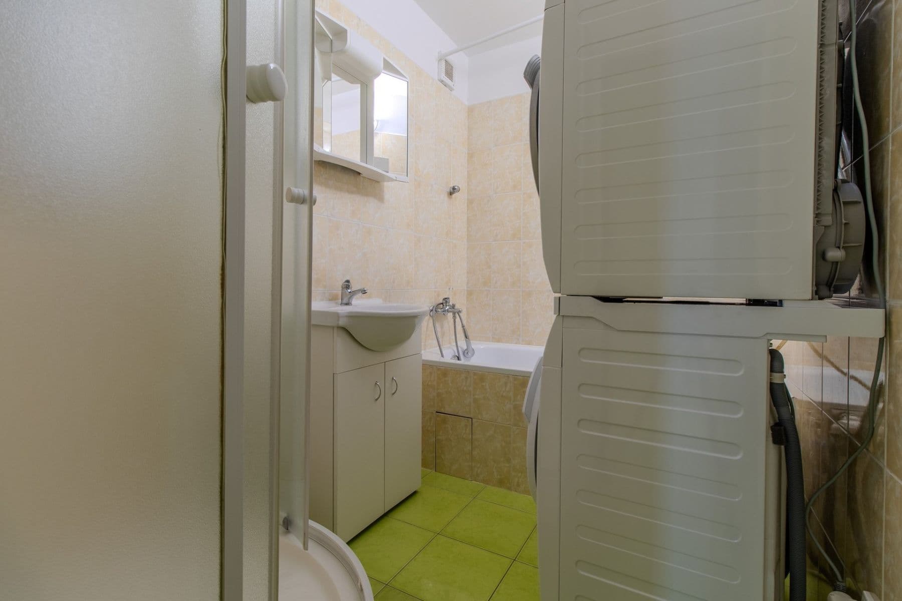 Prenájom bytu 4-izbový 70 m², Zalužanská, Mladá Boleslav, Středočeský kraj Prenájom bytu 4-izbový 70 m², Zalužanská, Mladá Boleslav, Středočeský kraj