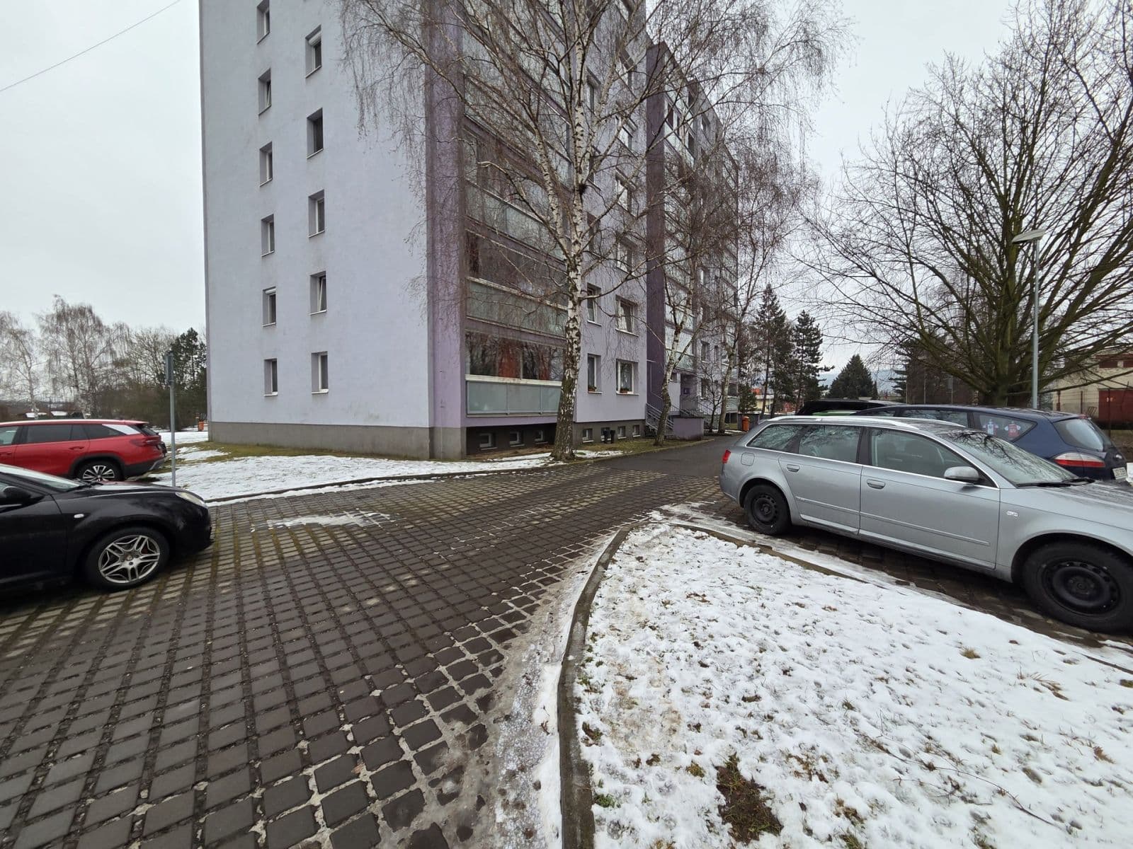 Prenájom bytu 4-izbový 70 m², Zalužanská, Mladá Boleslav, Středočeský kraj Prenájom bytu 4-izbový 70 m², Zalužanská, Mladá Boleslav, Středočeský kraj