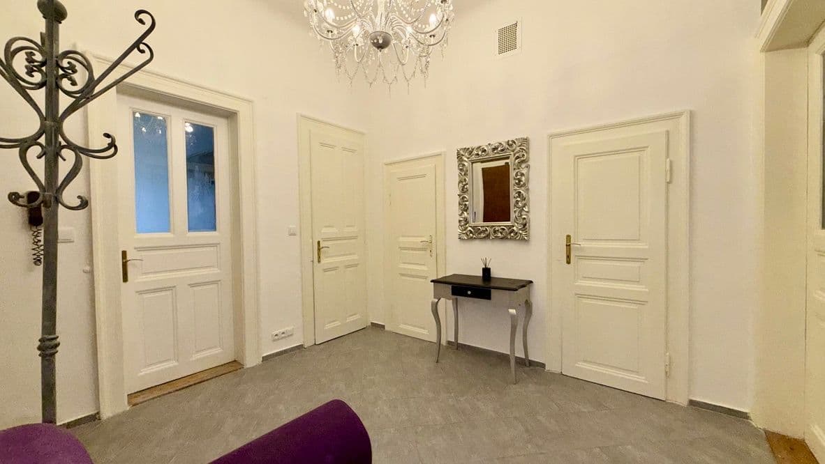 Prenájom bytu 2-izbový 76 m², Na Zderaze, Praha, Praha Prenájom bytu 2-izbový 76 m², Na Zderaze, Praha, Praha