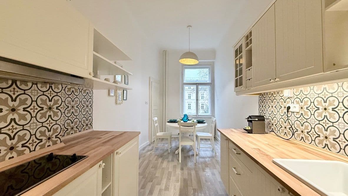 Prenájom bytu 2-izbový 76 m², Na Zderaze, Praha, Praha Prenájom bytu 2-izbový 76 m², Na Zderaze, Praha, Praha