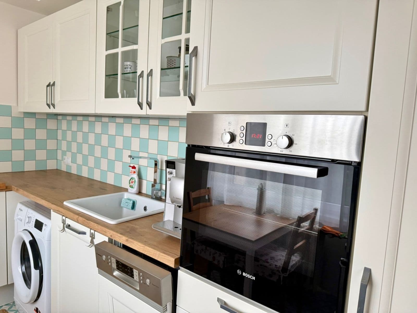 Prenájom bytu 2-izbový 56 m², Nad Kajetánkou, Praha, Praha Prenájom bytu 2-izbový 56 m², Nad Kajetánkou, Praha, Praha