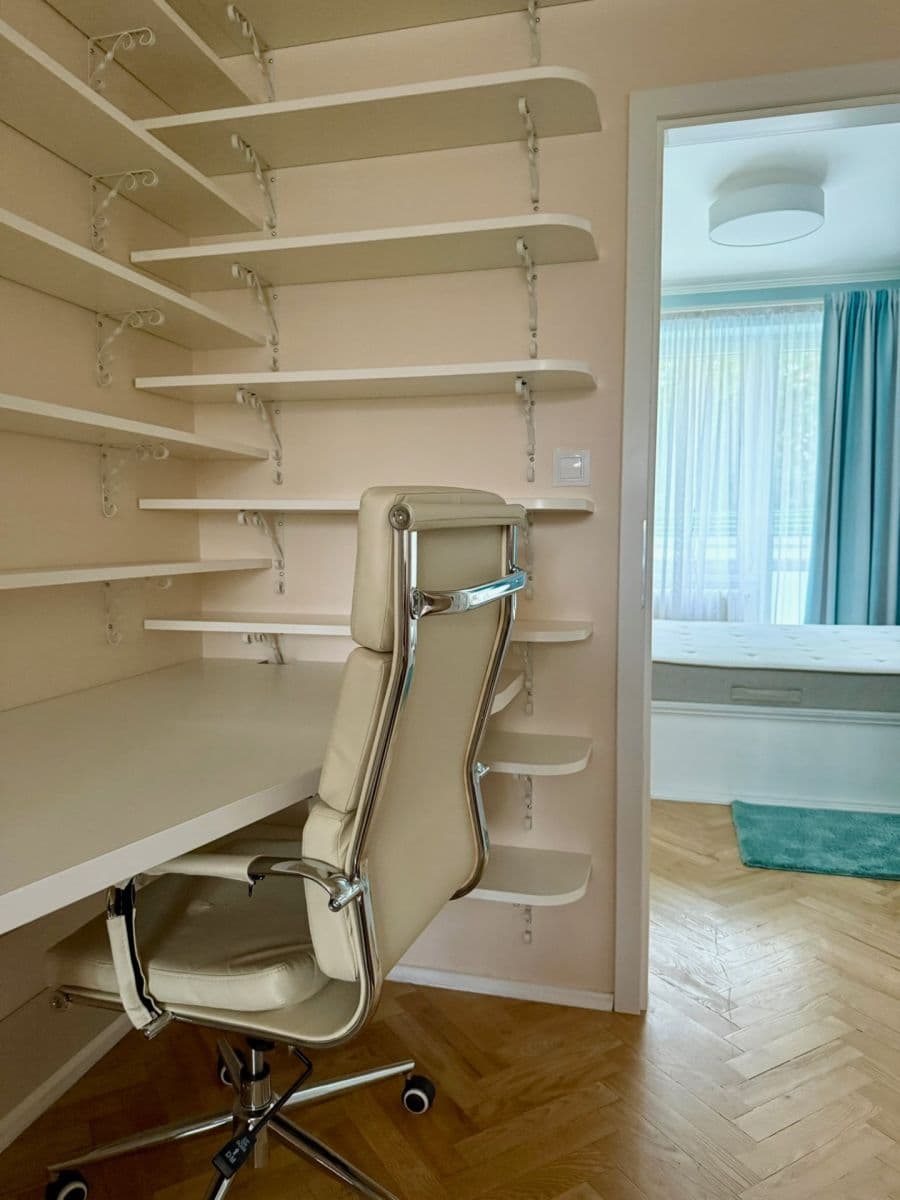 Prenájom bytu 2-izbový 56 m², Nad Kajetánkou, Praha, Praha Prenájom bytu 2-izbový 56 m², Nad Kajetánkou, Praha, Praha