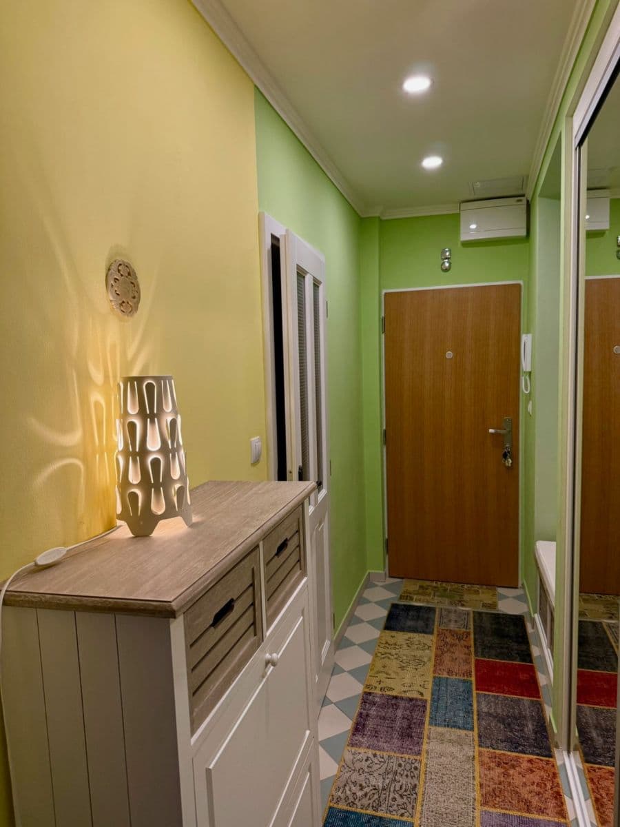 Prenájom bytu 2-izbový 56 m², Nad Kajetánkou, Praha, Praha Prenájom bytu 2-izbový 56 m², Nad Kajetánkou, Praha, Praha