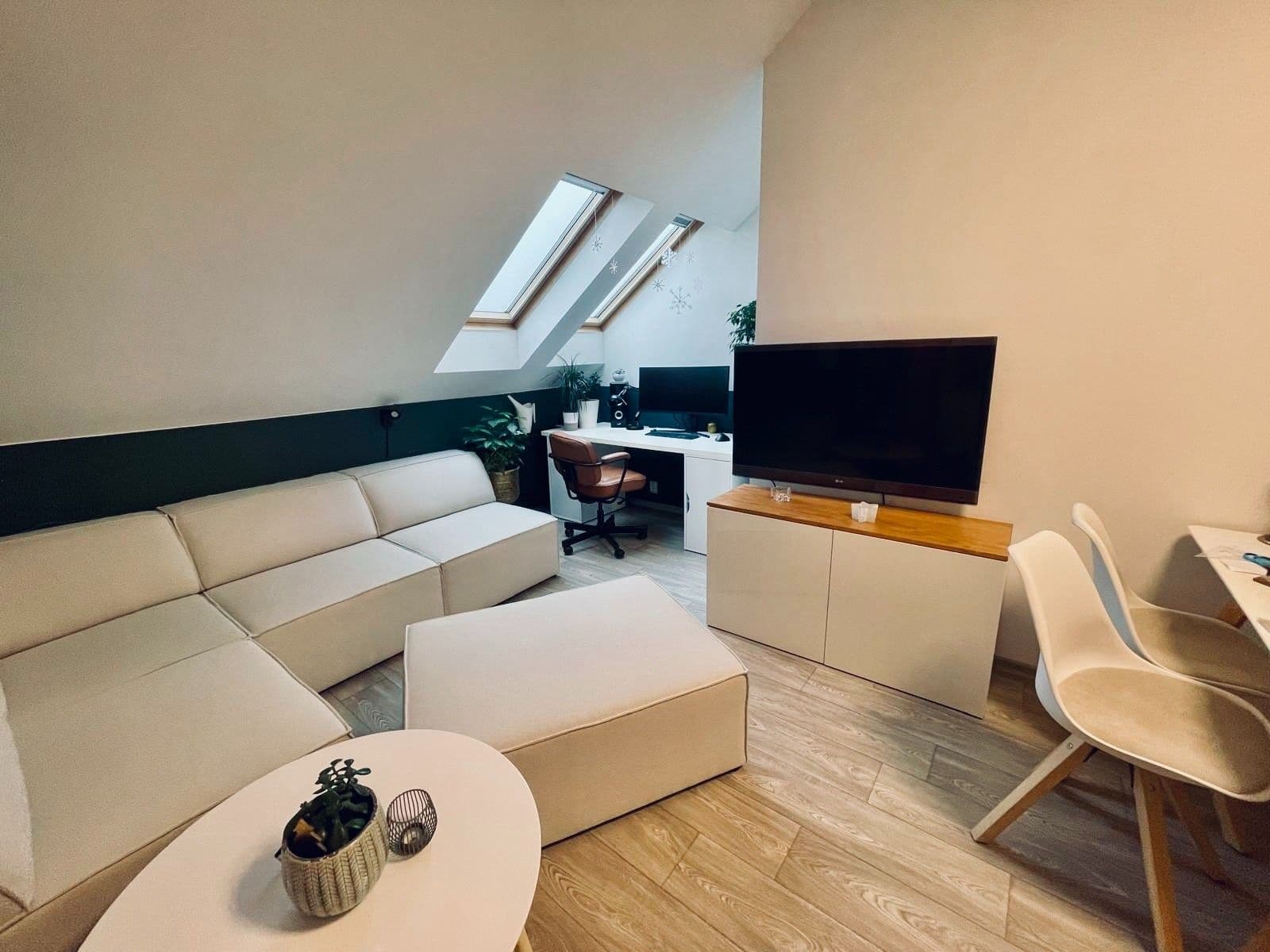 Prenájom bytu 3-izbový 59 m², Školní, Plzeň, Plzeňský kraj Prenájom bytu 3-izbový 59 m², Školní, Plzeň, Plzeňský kraj